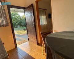 Entire House / Apartment Comodo Apartamento En Minas, Con Amplio Fondo Y Entrada Para Vehiculo (Minas, Uruguay)