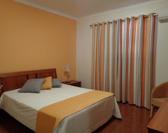 Casa/apartamento entero Lc. 11 368. Lovely 4 cama casa 3 baños, con piscina, a 300 metros de la playa (Monte Gordo, Portugal)