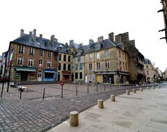 Hele huset/lejligheden Simple But Well-Kept Apartment Opposite The Cathedral Of Bayeux (Bayeux, Frankrig)