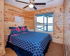 Cijela kuća/apartman Accessible Blue Spruce Lodge: 340 Ft Of Lake Frontage, 80-Ft Wide Sandy Beach! (Cassopolis, Sjedinjene Američke Države)