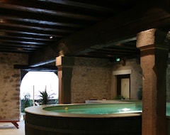 Hotel La Cour Du Bailli Suites & Spa (Bergheim, France)