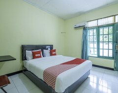 Hotelli OYO 1750 Lourdes (Karawang, Indonesia)