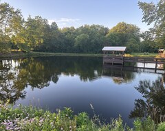 Entire House / Apartment Country Cottage With Pond And Great Outdoor Space (Logan, USA)