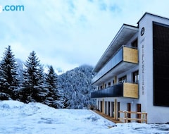 Khách sạn Alpenglühn Spiss (Spiss, Áo)
