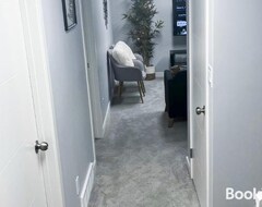 Toàn bộ căn nhà/căn hộ Fully Furnished Basement Suite (Winnipeg, Canada)