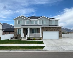 Hele huset/lejligheden 2021 New Build 3bd/2.5bath Located 5 Min. From Provo Airport And I15 Freeway! (Provo, USA)