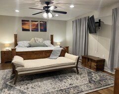 Toàn bộ căn nhà/căn hộ Very New!remodeled & Spacious, Perfect Location. Great Rates Available 9/18-9/23 (Laurel Park, Hoa Kỳ)