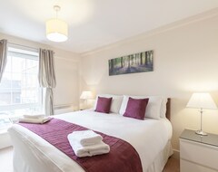 Casa/apartamento entero Roomspace Serviced Apartments - Central Walk (Epsom, Reino Unido)