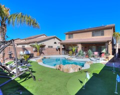 Cijela kuća/apartman Luxury Maricopa Retreat W/ Private Pool & Patio (Maricopa, Sjedinjene Američke Države)