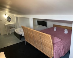 Khách sạn Double Room 17m2 (Champigny-sur-Marne, Pháp)