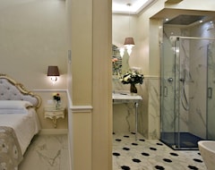 The Moon Boutique Hotel & Spa (Florence, Italy)