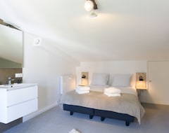 Toàn bộ căn nhà/căn hộ Luxurious Lodge With Two Bathrooms, Only 200m From The Beach (Vlissingen, Hà Lan)