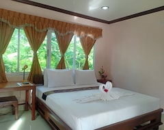 Khách sạn Capital O 75415 Nanthachart Riverview Resort (Samut Songkhram, Thái Lan)