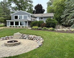 Toàn bộ căn nhà/căn hộ Wisconsin Retreat! Spacious Updated Home On Relaxing Lake Tichigan (Waterford, Hoa Kỳ)