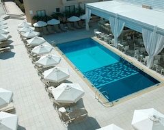 فندق سيناتور هوتل أبارتمينتس (أيا نابا, قبرص)