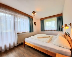 Hotel Apartment I - Haus Wolfgang Stecher & Massagepraxis Stecher (Nesselwängle, Austria)