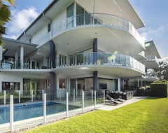 Toàn bộ căn nhà/căn hộ 4 Bedroom Ground Floor Apartment With Private Swimming Pool (Đảo Hamilton, Úc)