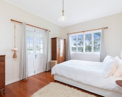 Toàn bộ căn nhà/căn hộ Coastal Queenslander With Fraser Island Views (Maaroom, Úc)