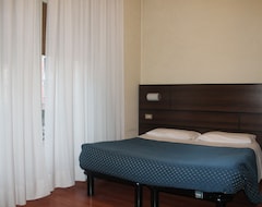 Hotel Catalani e Madrid (Milano, İtalya)
