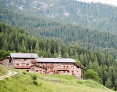 Toàn bộ căn nhà/căn hộ Chalet Civico 12 With Mountain View, Shared Garden And Wi-fi (Marmora, Ý)