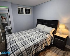 Toàn bộ căn nhà/căn hộ Adorable 2-bedoom Walkout Basement Apartment (Milton, Canada)