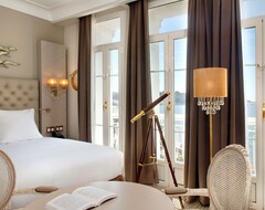 Khách sạn Grand Hotel des Sablettes Plage, Curio Collection by Hilton (La Seyne-sur-Mer, Pháp)