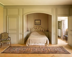 Bed & Breakfast Château de Pont-Rilly (Négreville, Francuska)