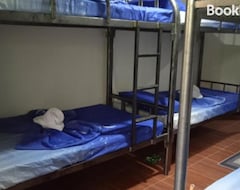 Bed & Breakfast Affordable Bedspacer Good For 8 With Breakfast (Clarin, Philippines)