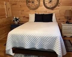 Hele huset/lejligheden Moore Rd. Cabin # 1 Less Than 2 Miles From Tryon International Equestrian Center (Tryon, USA)