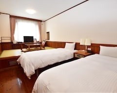 Hotel Rakuchin (Naha, Japón)