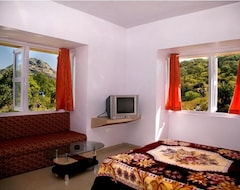 Hotel Blue Valley (Mount Abu, India)