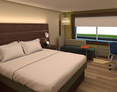 Holiday Inn Express & Suites - Tampa East - Ybor City, An Ihg Hotel (Tampa, ABD)