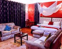 Hotel Bush House & Camp (Nairobi, Kenya)