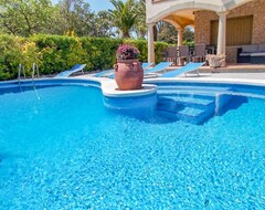Cijela kuća/apartman Stunning Villa With Private Pool, All Luxuries, Only 500 M From The Coast (Rosas, Španjolska)