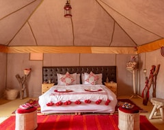 Khách sạn Musta Desert Luxury Camp (Merzouga, Morocco)