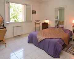 Toàn bộ căn nhà/căn hộ 2 Bedroom Accommodation In Sabran (Sabran, Pháp)