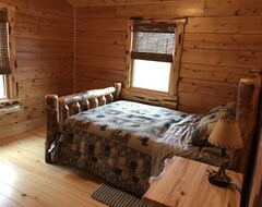 Koko talo/asunto Gorgeous Log Cabin On Lake Thunderbird Illinois (Henry, Amerikan Yhdysvallat)