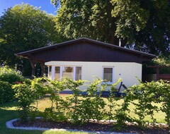 Koko talo/asunto Ferienhaus - Ferienhaus Boddenhus - Wlan, 2 Sz, Garten - Am Wasser (Glowe, Saksa)