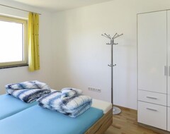 Toàn bộ căn nhà/căn hộ Apartment Zillertalblick In FÜgen - 4 Persons, 2 Bedrooms (Strass im Zillertal, Áo)