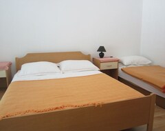 Tüm Ev/Apart Daire One Bedroom Apartment With Balcony Biograd Na Moru, Biograd (A-17298-A) (Biograd na Moru, Hırvatistan)