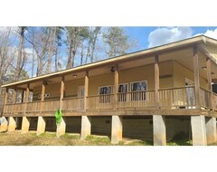 Casa/apartamento entero Serene Cottage & Wooded Retreat W Huge Porch! (Franklinton, EE. UU.)