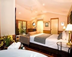 Hotel Amore On Buderim Rainforest Cabins (Buderim, Australija)