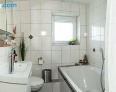 Hele huset/lejligheden Modern House With Pool - 3 Bedrooms 2 Bathrooms (Memmingen, Tyskland)