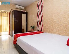 Khách sạn Redliving Apartemen Green Lake View - Hanna Property Tower C (Ciputat, Indonesia)