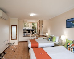 Hotelli Sunlit Waters Studio Apartments (Airlie Beach, Australia)