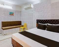 Khách sạn Oyo 29087 Hotel Golden Pride (Hyderabad, Ấn Độ)
