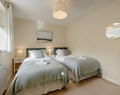 Toàn bộ căn nhà/căn hộ Netherend - Three Bedroom House, Sleeps 6 (Bloxwich, Vương quốc Anh)