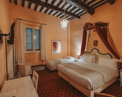 Khách sạn Hotel Ristorante Quattro Gigli (Montopoli in Val d'Arno, Ý)