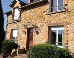 Toàn bộ căn nhà/căn hộ Breton Traditional House (Les Brulais, Pháp)