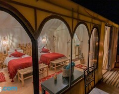 Khách sạn Enjoy Overnight Luxury Accomodation (Merzouga, Morocco)